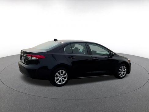 Used 2025 Toyota Corolla LE FWD image 11
