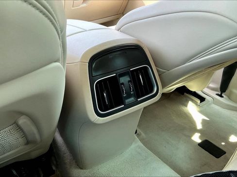 Used 2022 Maserati Levante Modena AWD/4WD image 10