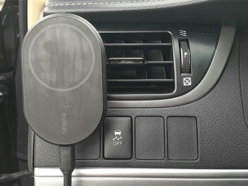 Used 2014 Toyota Camry LE image 28