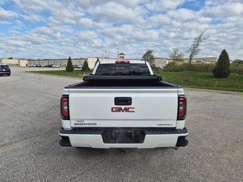 Used 2016 GMC Sierra 1500 Denali w/ Enhanced Driver Alert Package AWD/4WD image 9