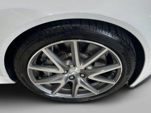 Used 2015 Aston Martin V8 Vantage GT image 17