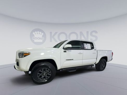 Used 2023 Toyota Tacoma SR5 AWD/4WD image 5