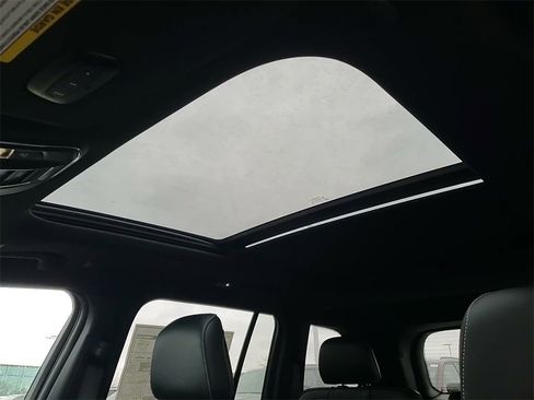 New 2025 Jeep Grand Cherokee Limited w/ Black Appearance Package image 35