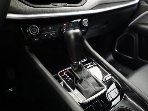 Used 2025 Jeep Compass Latitude AWD/4WD image 24