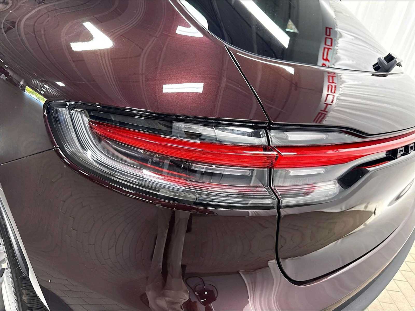 Used 2026 Porsche Macan AWD/4WD image 35
