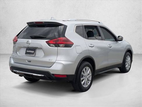Used 2018 Nissan Rogue SV FWD image 5