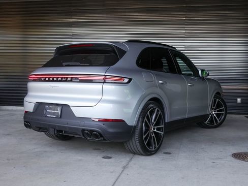 Certified 2026 Porsche Cayenne AWD/4WD image 7