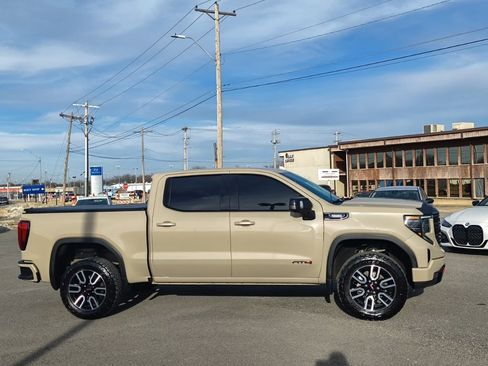 Used 2022 GMC Sierra 1500 AT4 w/ AT4 Preferred Package image 6
