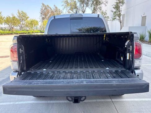 Used 2021 Toyota Tacoma TRD Off-Road w/ Technology Package RWD image 10