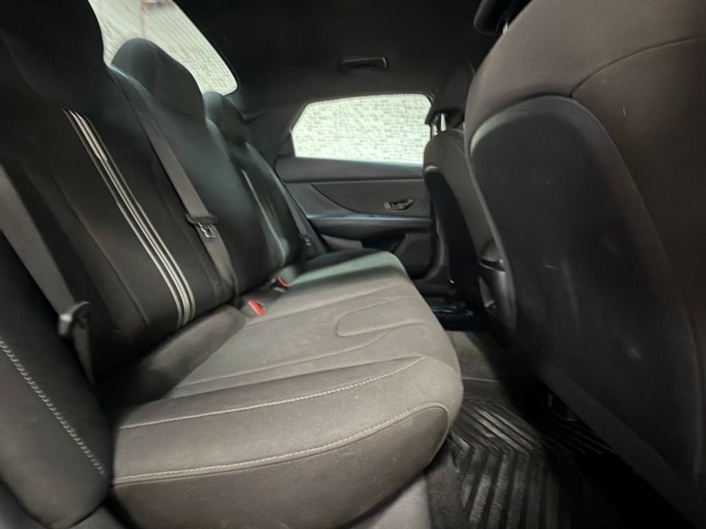 Certified 2025 Hyundai Elantra Sport FWD image 12