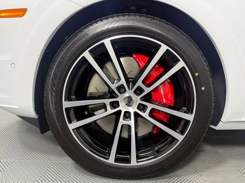 Certified 2025 Porsche Cayenne Turbo image 11