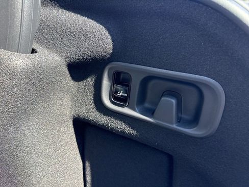 New 2025 Mercedes-Benz C 300 4MATIC Sedan image 30