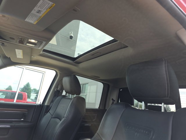 Used 2018 RAM 1500 Laramie AWD/4WD image 16
