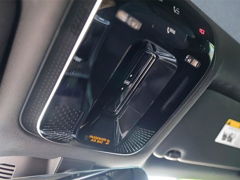 Used 2025 Mercedes-Benz CLE 300 4MATIC Coupe image 20