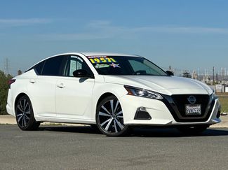 Used 2022 Nissan Altima 2.5 SR video 2