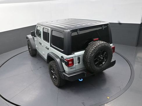 Used 2024 Jeep Wrangler Unlimited AWD/4WD image 16