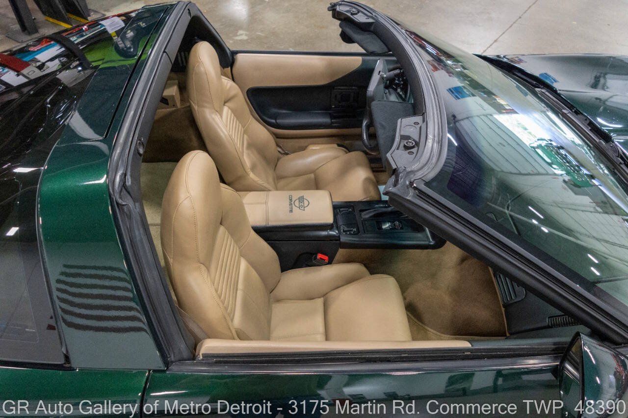 Used 1995 Chevrolet Corvette Coupe RWD image 15