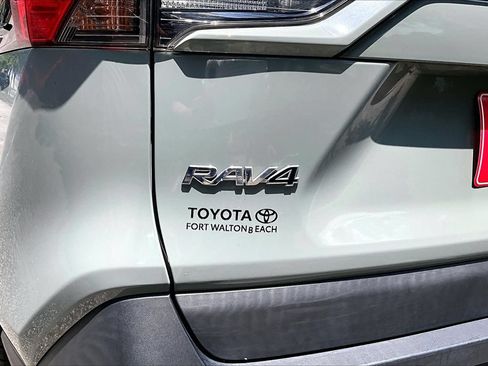Used 2021 Toyota RAV4 XLE FWD image 27