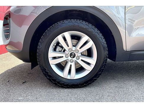 Used 2017 Kia Sportage LX AWD/4WD image 9