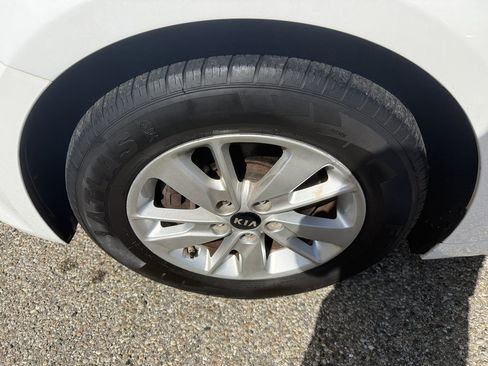 Used 2016 Kia Optima LX FWD image 10