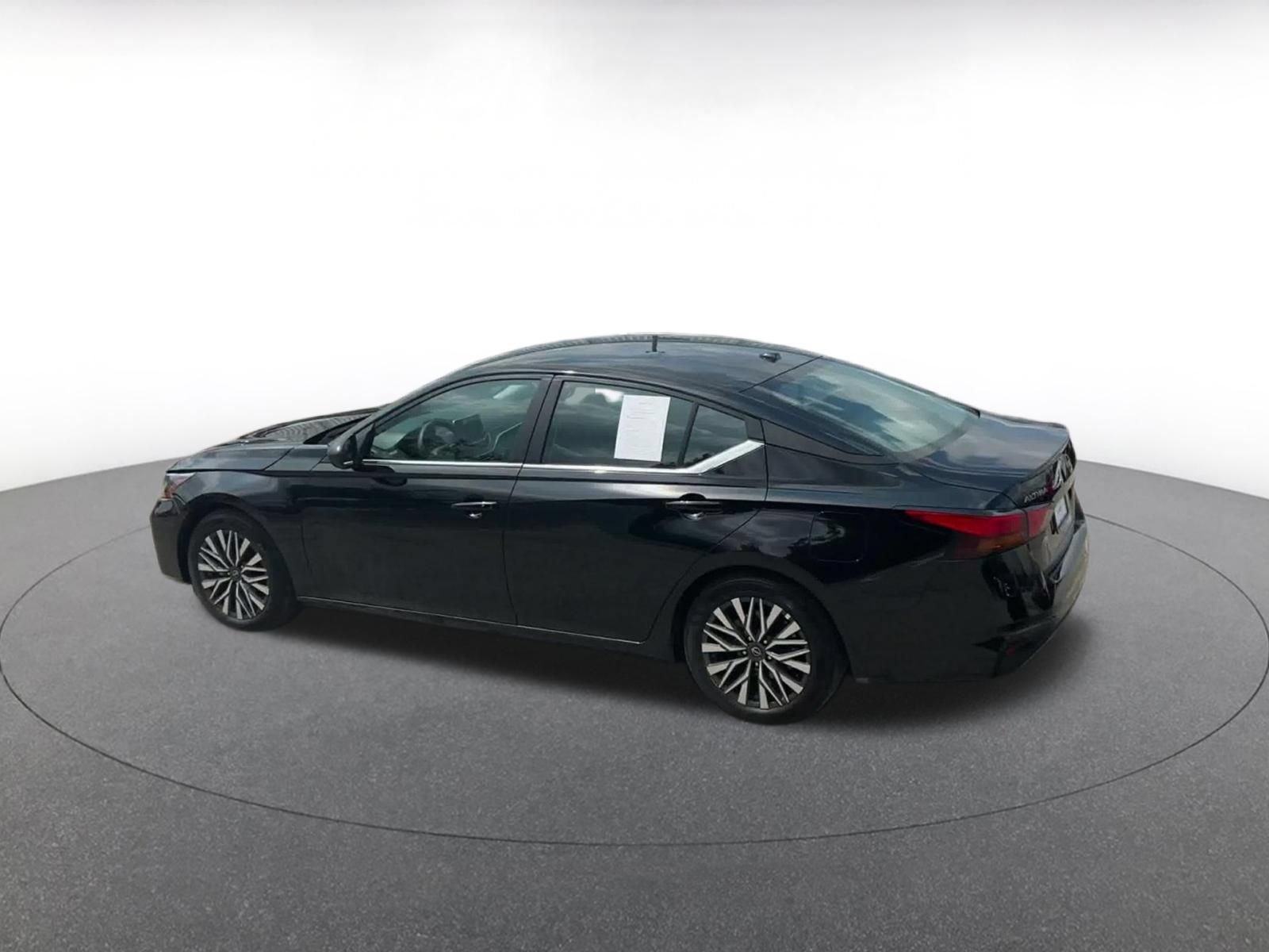 Used 2026 Nissan Altima 2.5 SV FWD image 9