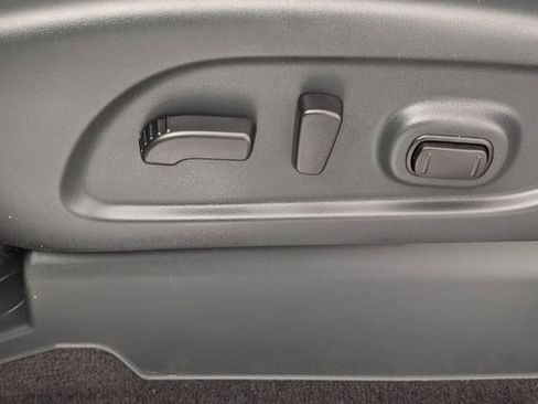 Used 2024 Nissan Titan SV w/ SV Convenience Package image 15