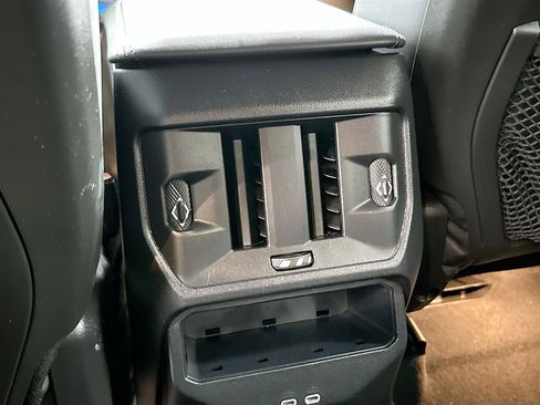 Used 2025 BMW X3 xDrive30i image 24