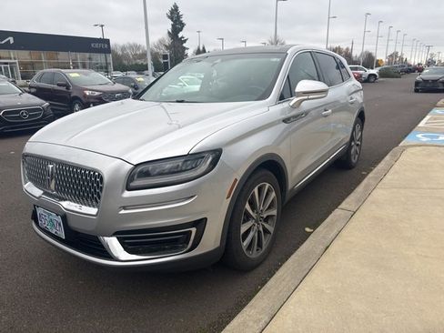 Used 2019 Lincoln Nautilus Select image 4