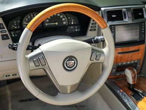 Used 2006 Cadillac XLR RWD image 34