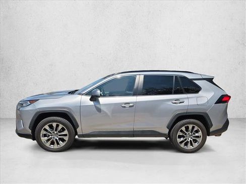 Used 2021 Toyota RAV4 XLE Premium FWD image 8