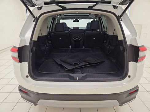 Certified 2025 Honda Pilot Touring image 24