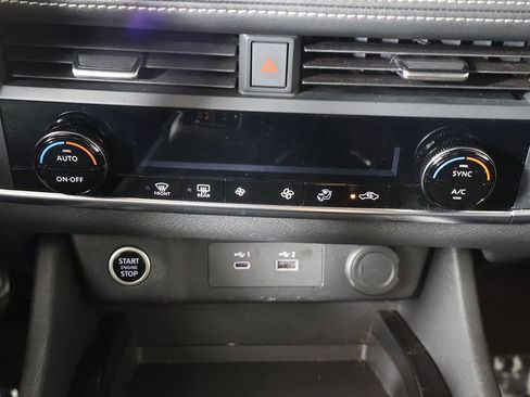 Used 2023 Nissan Rogue SV AWD/4WD image 40