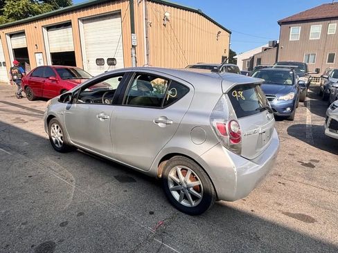 Used 2013 Toyota Prius C Three FWD image 3