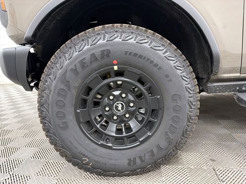 New 2026 Ford Bronco Badlands image 11