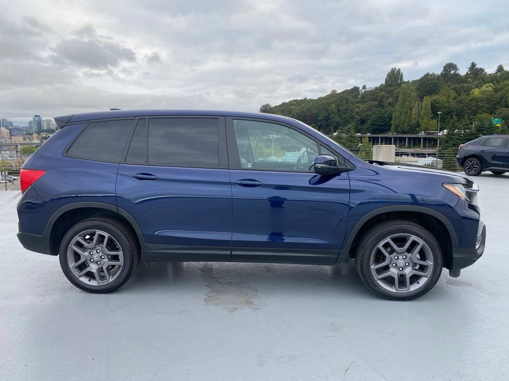 Used 2023 Honda Passport EX-L image 2