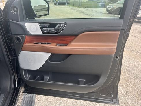 Used 2023 Lincoln Navigator Reserve RWD image 20