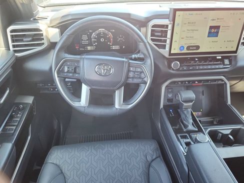 Used 2025 Toyota Tundra Limited AWD/4WD image 11