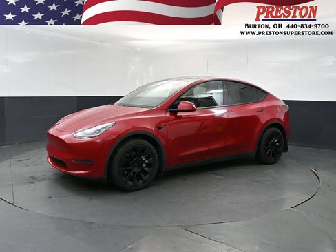 Used 2021 Tesla Model Y Long Range AWD/4WD image 1