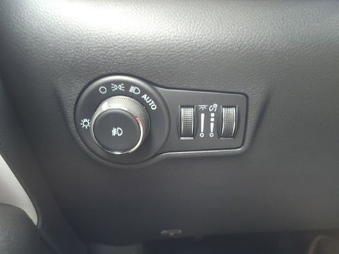 New 2026 Jeep Compass Limited image 11