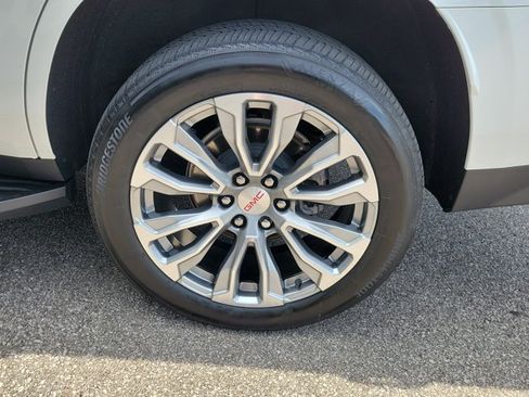 Used 2024 GMC Yukon Denali AWD/4WD image 6