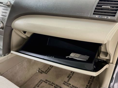 Used 2011 Toyota Camry LE w/ LE Extra-Value Pkg FWD image 32