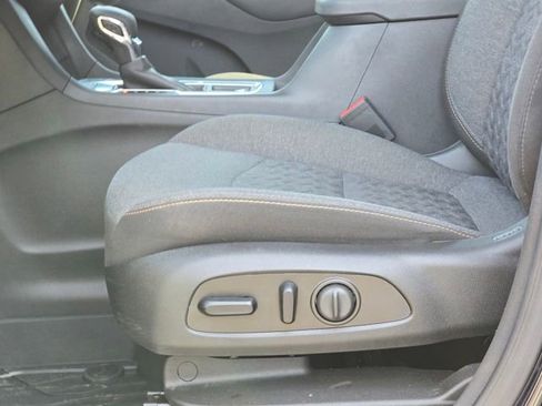 Used 2023 Chevrolet Equinox LT image 19