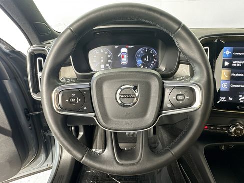 Used 2022 Volvo XC40 T5 Inscription w/ Advanced Package AWD/4WD image 11