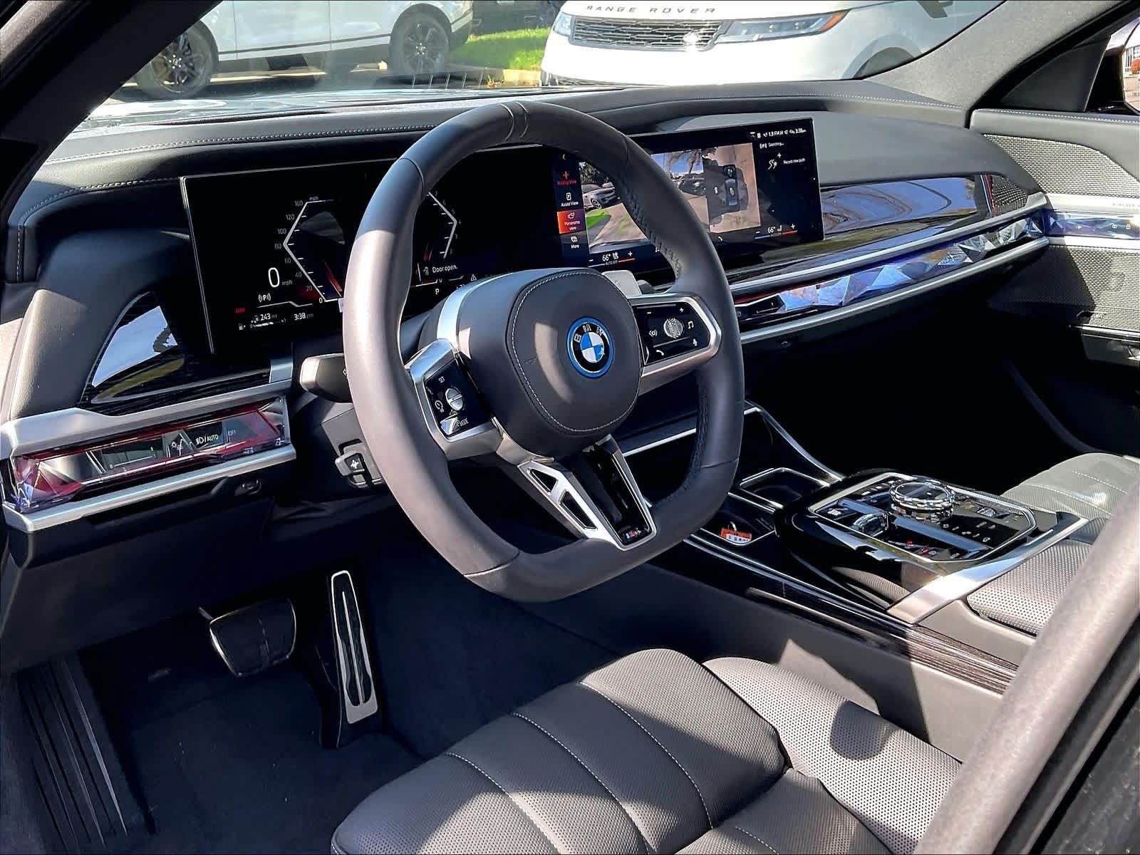 Used 2025 BMW 750e xDrive AWD/4WD image 17