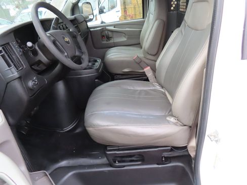 Used 2015 Chevrolet Express 2500 image 11