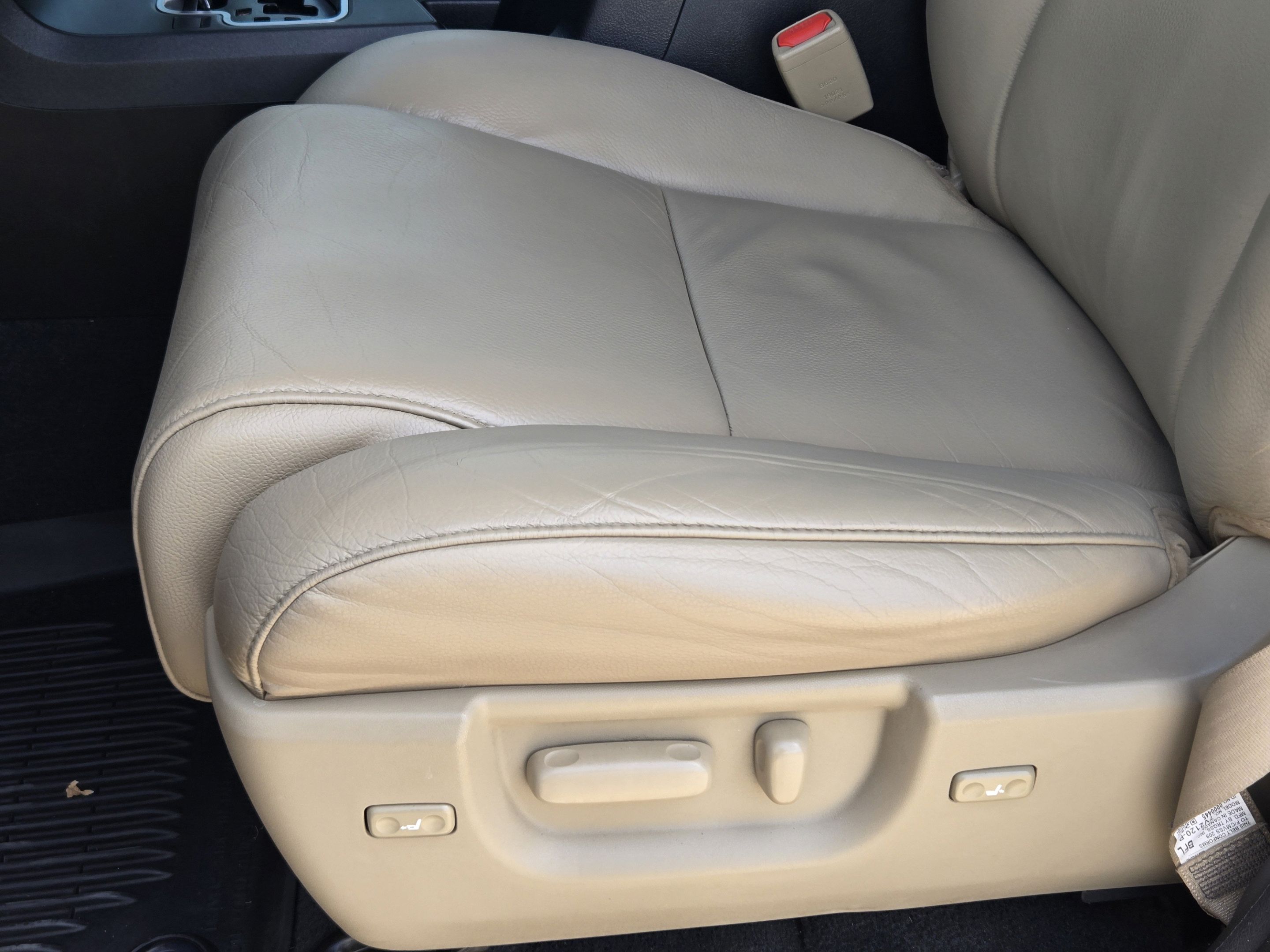 Used 2020 Toyota Sequoia Limited w/ Safety & Convenience Package AWD/4WD image 22