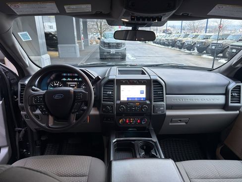 Certified 2020 Ford F250 XLT w/ XLT Premium Package image 32