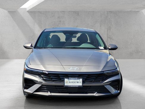 Used 2025 Hyundai Elantra SEL FWD image 3