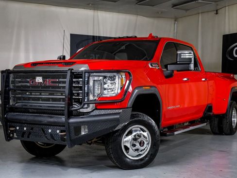 Used 2020 GMC Sierra 3500 SLT w/ SLT Premium Plus Package image 4