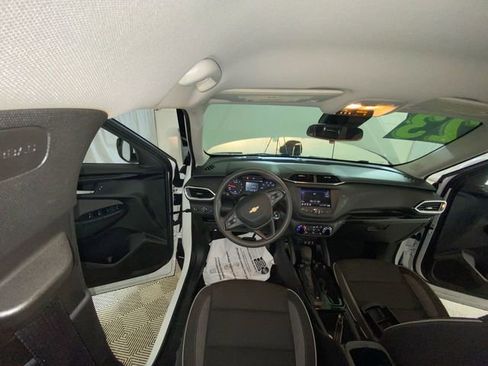Used 2023 Chevrolet TrailBlazer LT FWD image 34